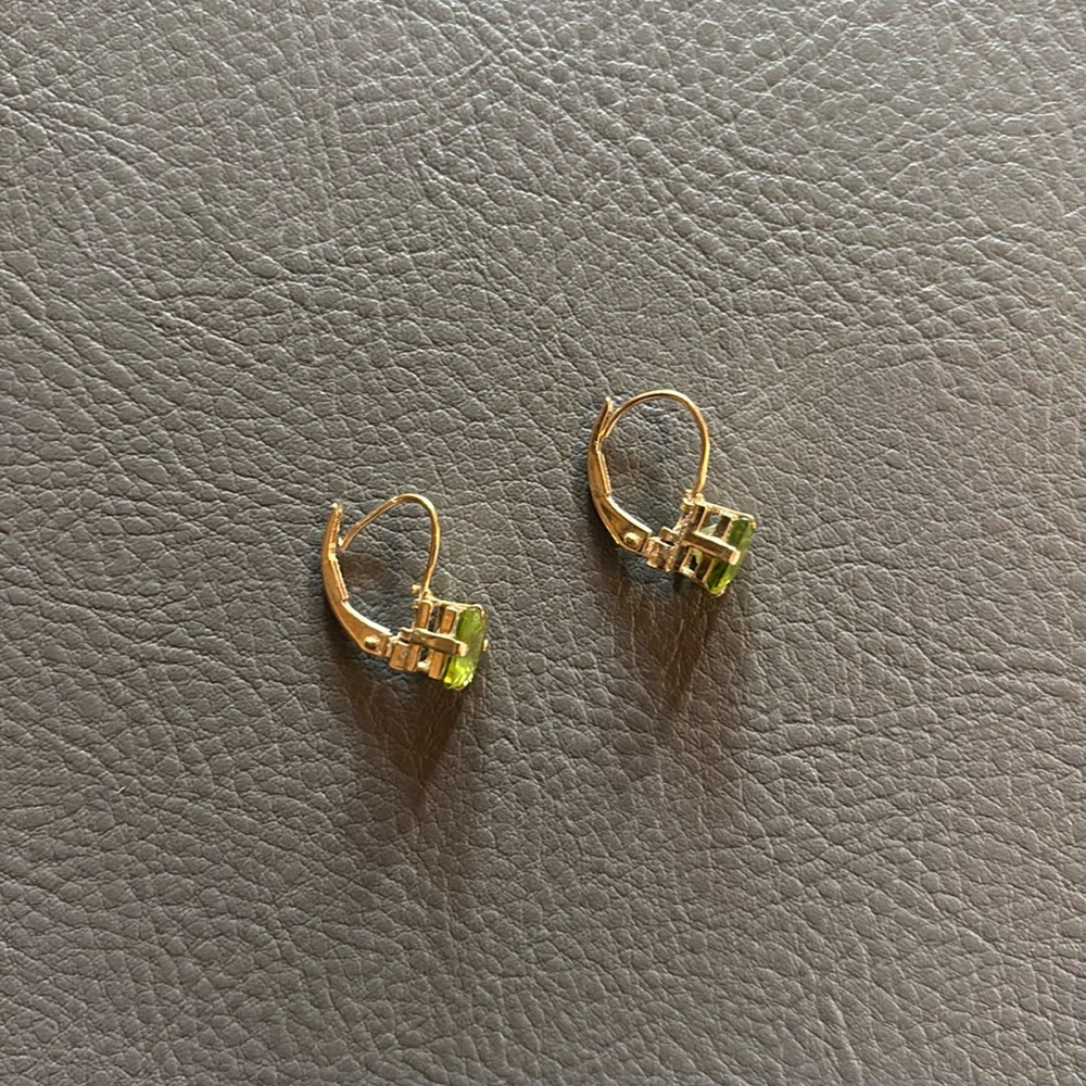 14kt peridot earrings